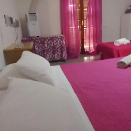 Smeralda Room's