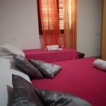 Smeralda Room's Homestay *