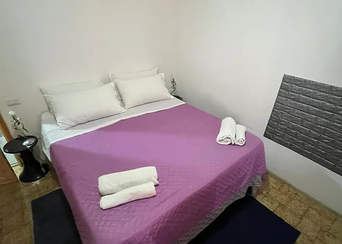 ホームステイ Smeralda Room's