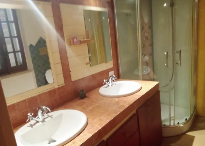 ホームステイ Smeralda Room's オルビア